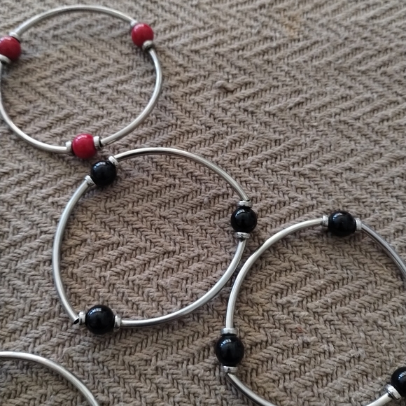 SALE: Set of 5 Stretchy Dual-Tone Beaded Bracelets - Picture 2 of 4